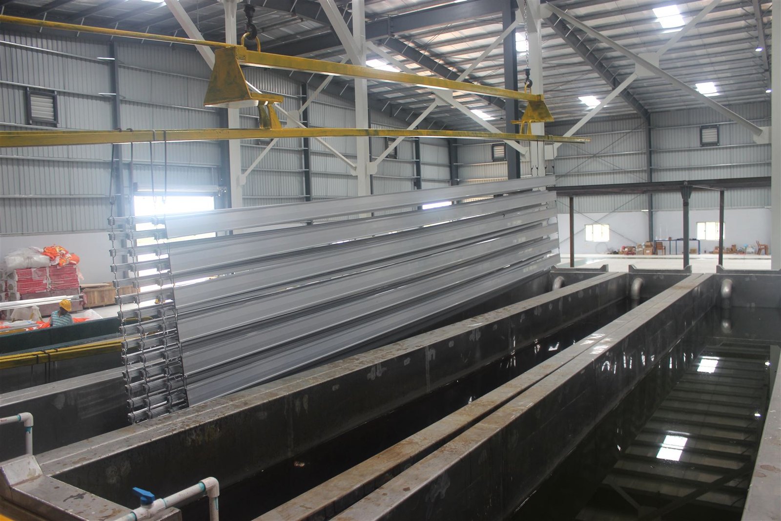 Multi-stage pretreatment (PTE) tanks for aluminium profile powder coating